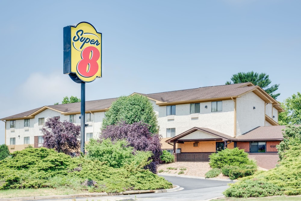 Super 8 by Wyndham Hagerstown in Hagerstown, Md