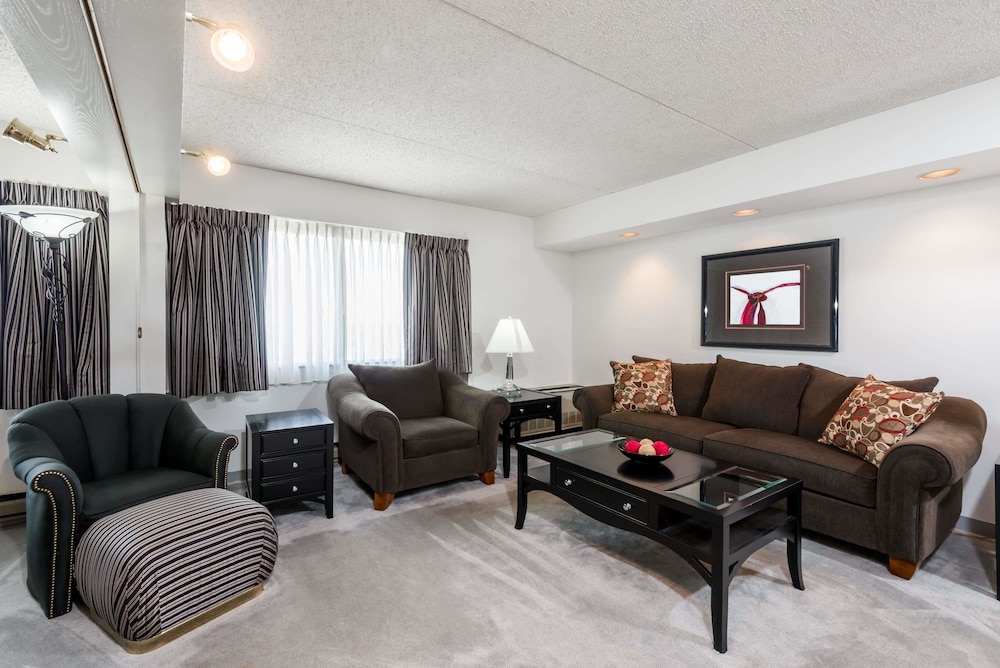 Ramada Plaza by Wyndham Hagerstown in Hagerstown, Md