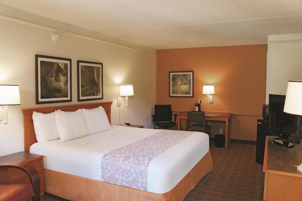 Baymont by Wyndham Houston La Porte in La Porte, Tx