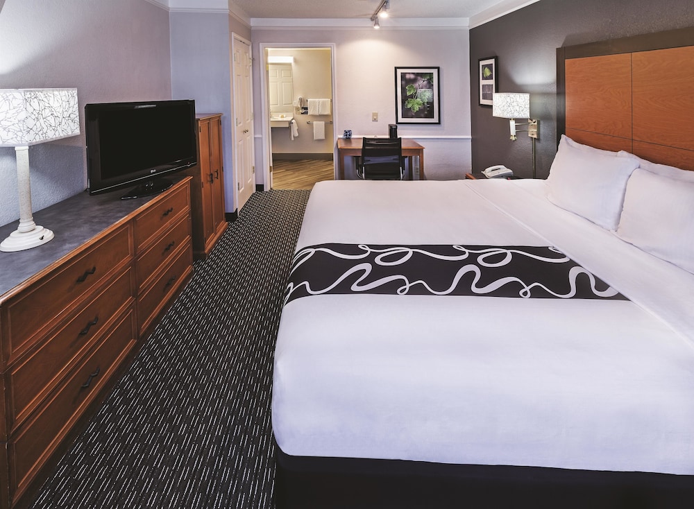 La Quinta Inn by Wyndham Laredo I-35 in Laredo, Tx