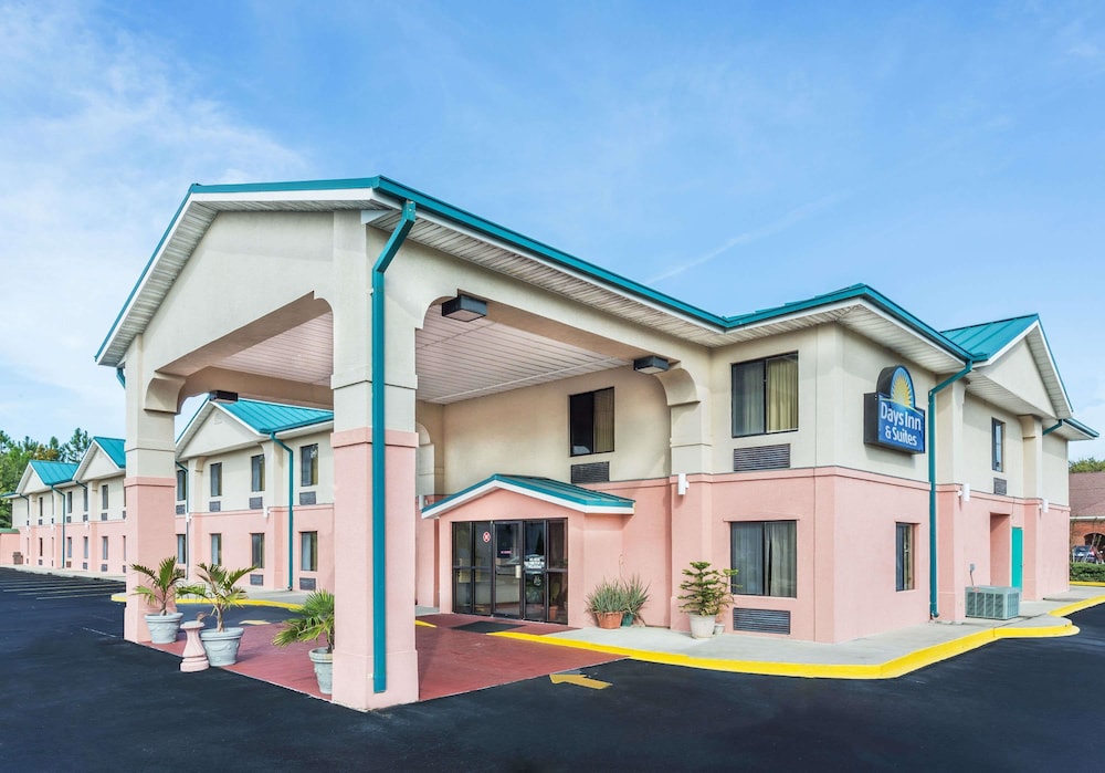 Days Inn by Wyndham Panama City/Callaway in Panama City,Fl