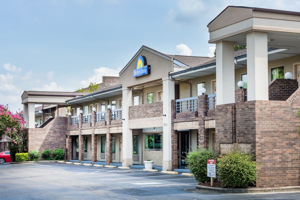 Days Inn by Wyndham Raleigh Glenwood-Crabtree in Raleigh, Nc