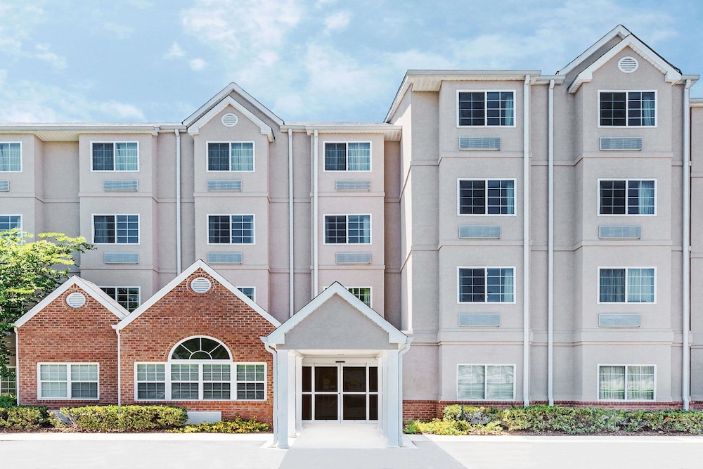 Microtel Inn & Suites by Wyndham Tuscaloosa Near University in Tuscaloosa, Al