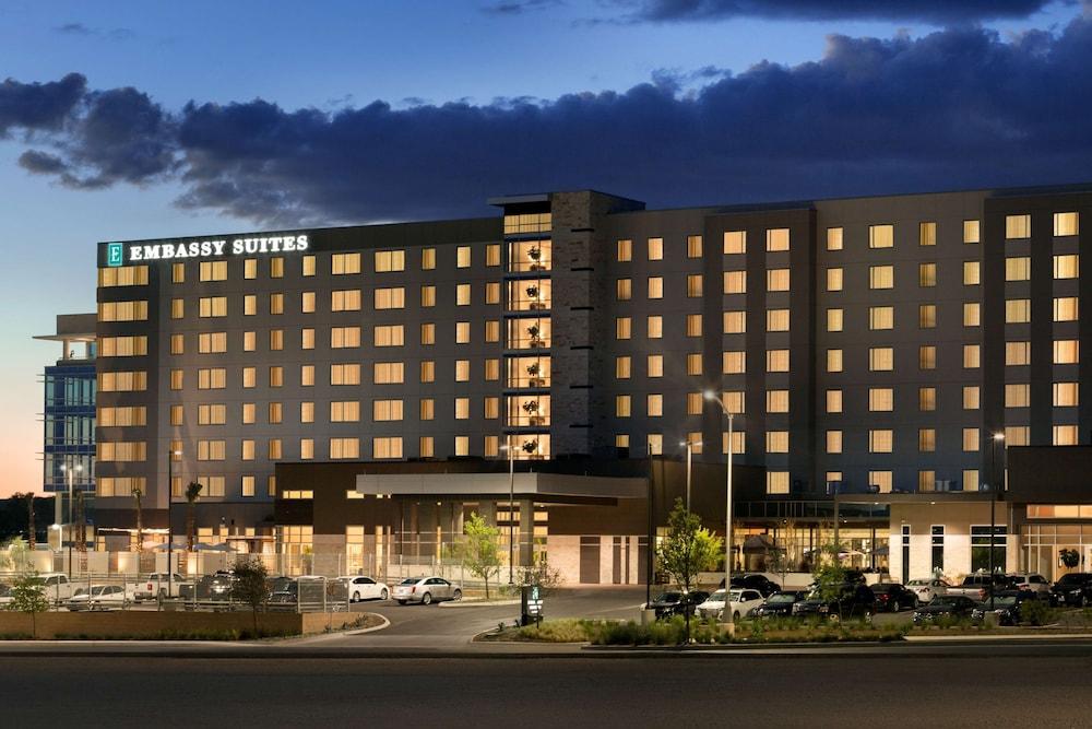 Embassy Suites by Hilton San Antonio Landmark in San Antonio,Tx