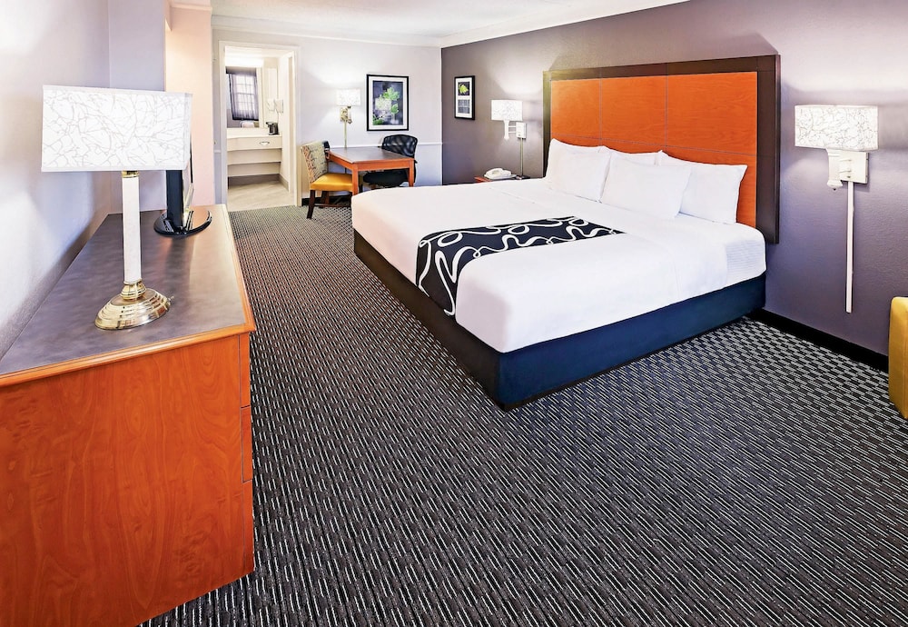 La Quinta Inn by Wyndham San Antonio I-35 N at Toepperwein in San Antonio,Tx