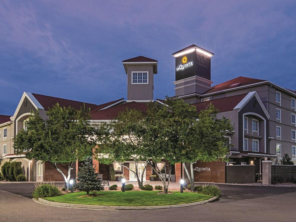 La Quinta Inn & Suites by Wyndham Denver Airport DIA in Denver