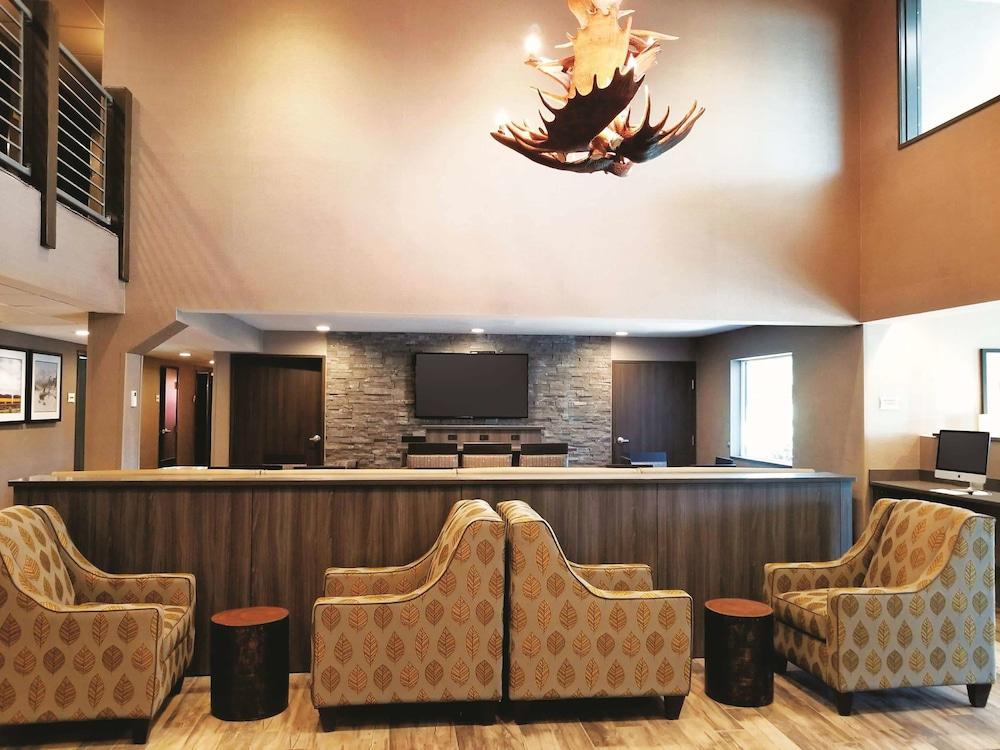 La Quinta Inn and Suites by Wyndham Anchorage Airport in Anchorage