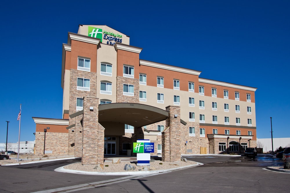 Holiday Inn Express & Suites Denver East-Peoria Street By IHG in Denver