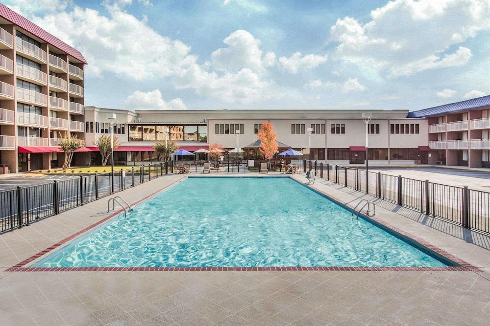 Baymont by Wyndham Fayetteville Fort Bragg Area in Fayetteville, Nc