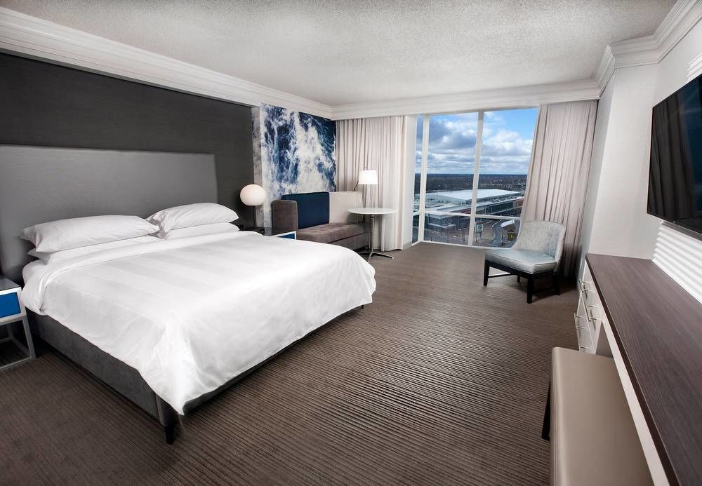NIAGARA FALLS MARRIOTT ON THE FALLS in Nniagara Falls