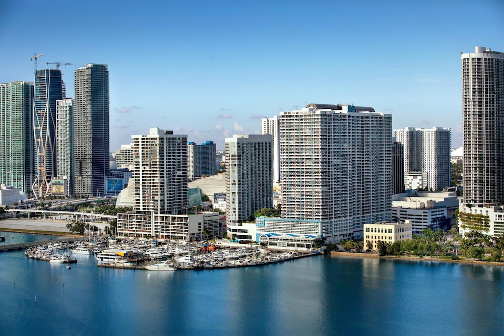 DOUBLETREE BY HILTON GRAND HOTEL BISCAYNE BAY in Miami