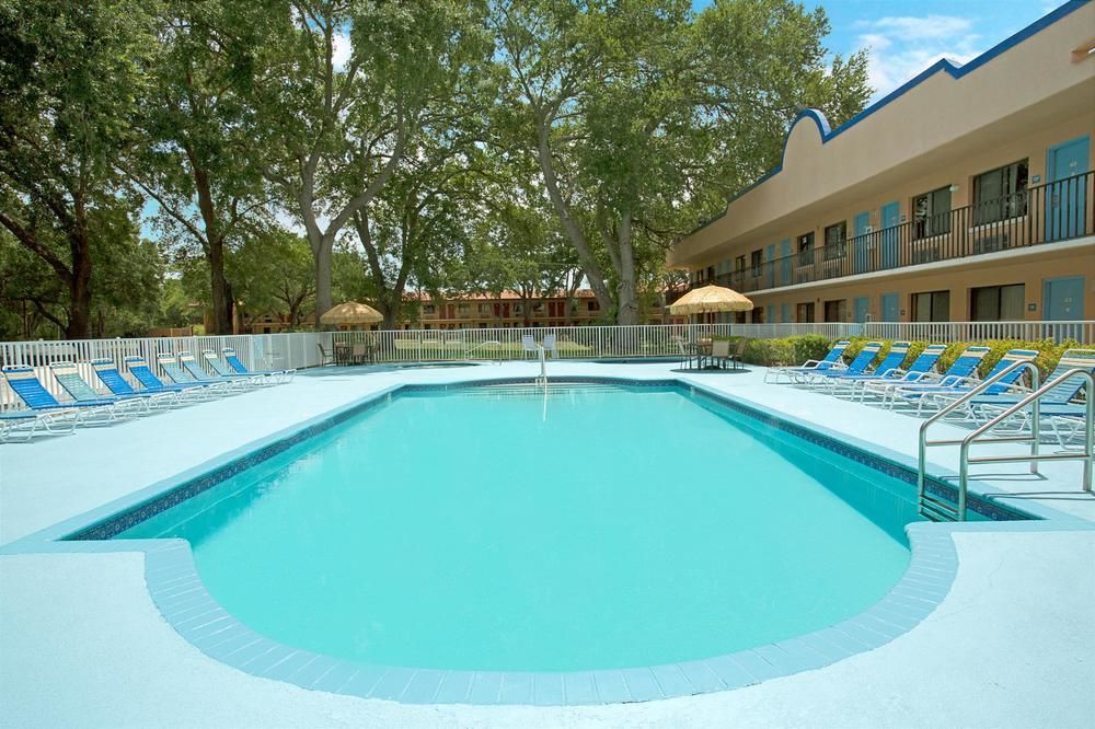 TRAVELODGE SUITES BY WYNDHAM KISSIMMEE ORANGE in Kissimmee, Fl