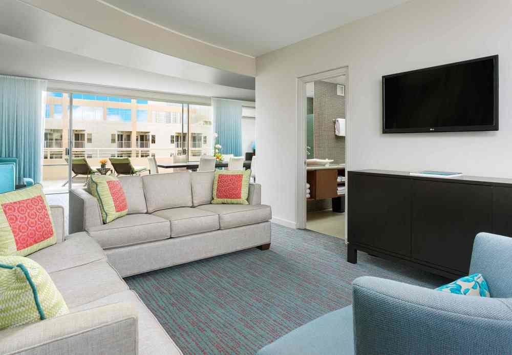 COURTYARD BY MARRIOTT WAIKIKI BEACH in Honolulu, Hi