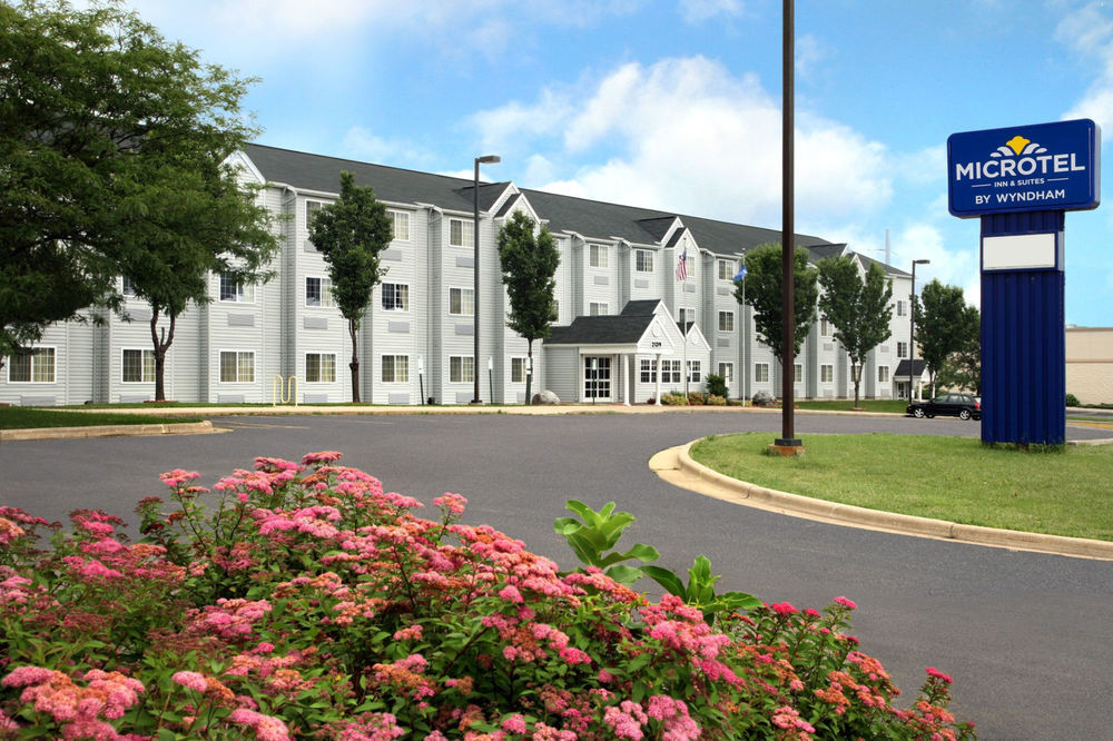 Microtel Inn & Suites by Wyndham Madison East in Madison, Wi