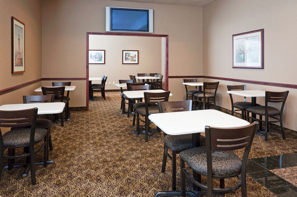 HOLIDAY INN EXPRESS DOWNTOWN MINNEAPOLIS in Minneapolis / St. Paul