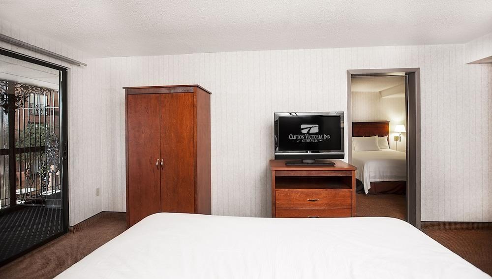 HAMPTON INN BY HILTON NIAGARA FALLS-AT THE FALLS in Nniagara Falls