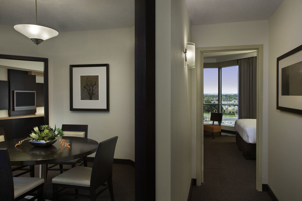 Hilton Toronto/Markham Suites Conference Centre & Spa in Markham, On
