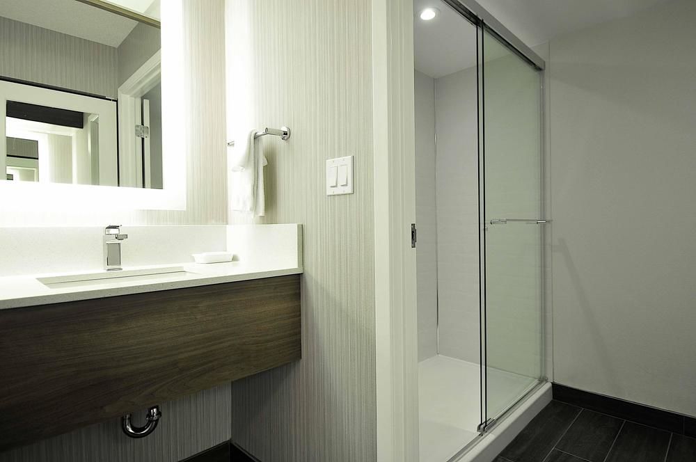 Hampton Inn & Suites by Hilton Calgary-Airport in Calgary