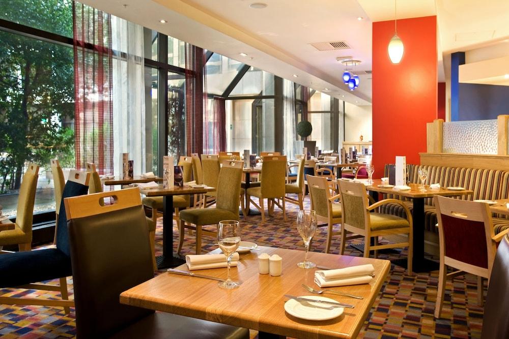Hilton London Gatwick Airport in Horley