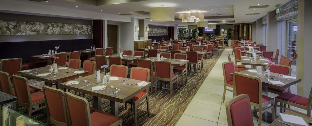 Hilton Garden Inn Luton North in Luton