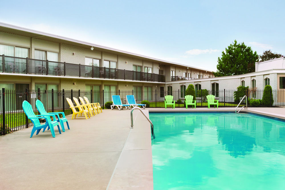 Days Inn by Wyndham London in London