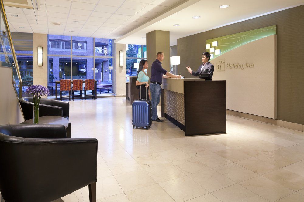 HOLIDAY INN AND SUITE VANCOUVER DOWNTOWN in Vancouver, Bc