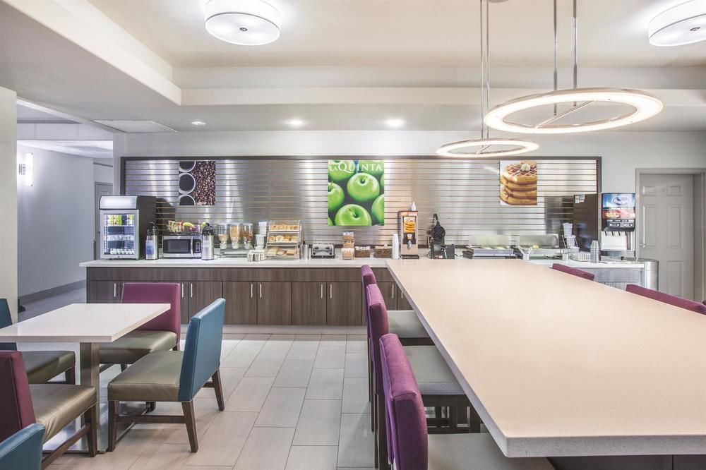 LA QUINTA INN SUITES BY WYNDHAM BAY CITY in Bay City, Tx