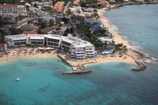 Hilton Vacation Club Flamingo Beach St. Maarten in Sint Maarten