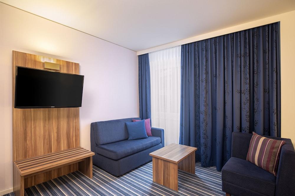 Holiday Inn Express Bremen Airport in Bremen