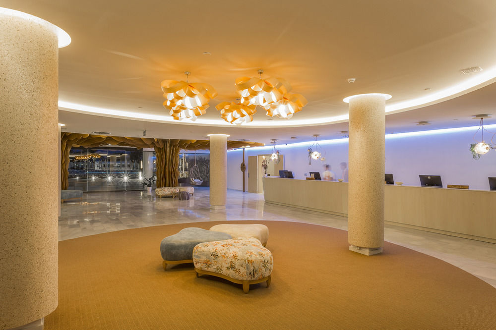 Grand Palladium White Island Resort & Spa in IBIZA