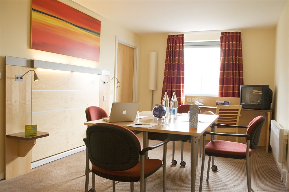 Holiday Inn Express Dunfermline in Edinburgh