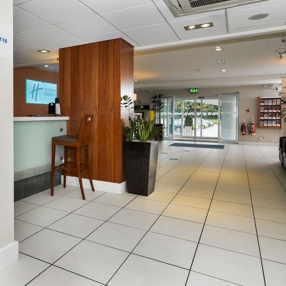 Holiday Inn Express London Gatwick Crawley in Crawley