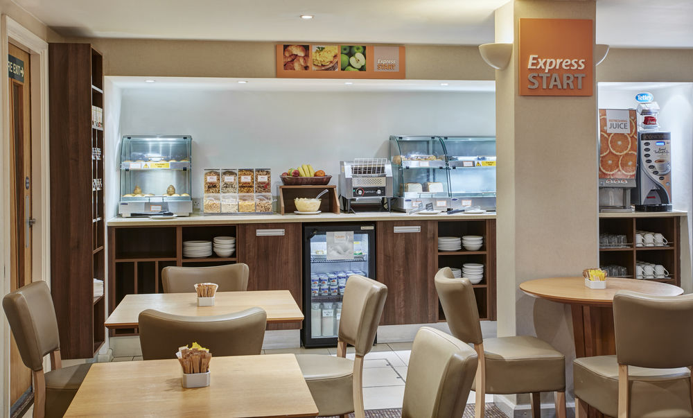 Holiday Inn Express London Victoria in London