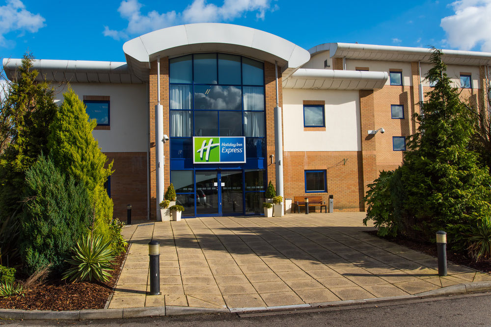 Holiday Inn Express Newport in Newport