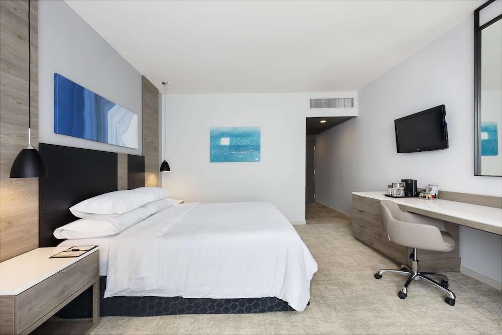 Hilton Garden Inn Santa Fe in Mexico City