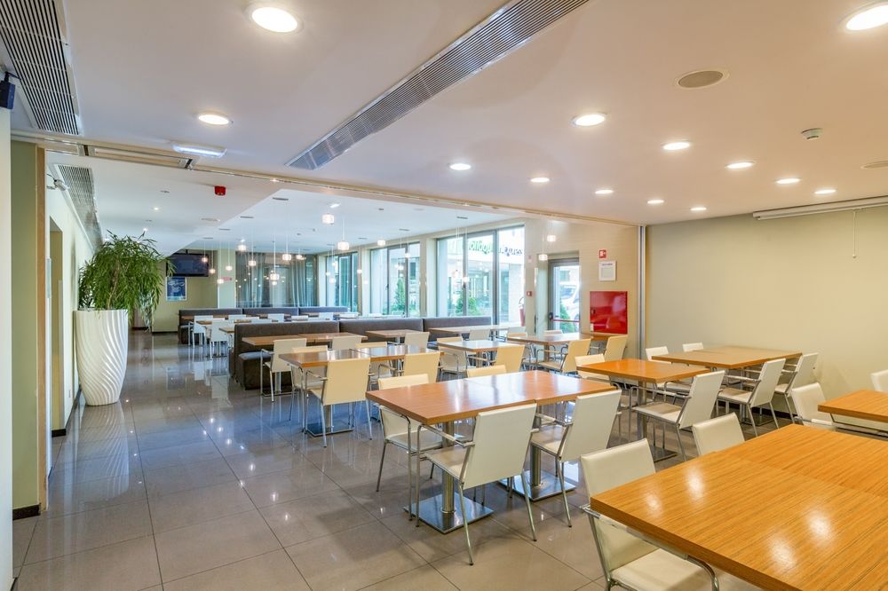 Holiday Inn Express Lisbon Airport in Lisbon