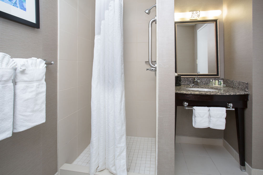 HOLIDAY INN DENVER-CHERRY CREEK in Denver