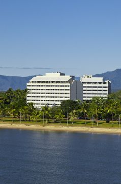 HOLIDAY INN CAIRNS HARBOURSIDE in Cairns