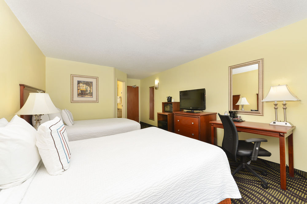 BAYMONT BY WYNDHAM SAVANNAH MIDTOWN in Savannah