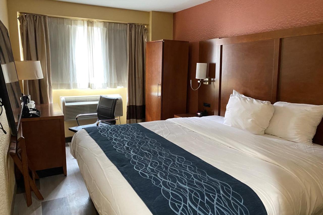Ramada by Wyndham New York Times Square West in New York, Ny