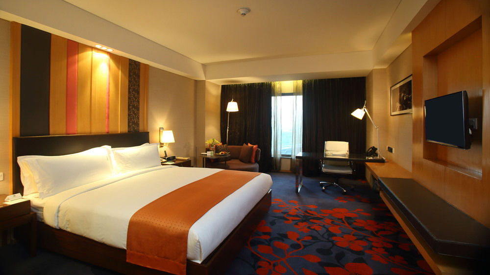 Holiday Inn Hotel New Delhi Noida Mayur in New Delhi
