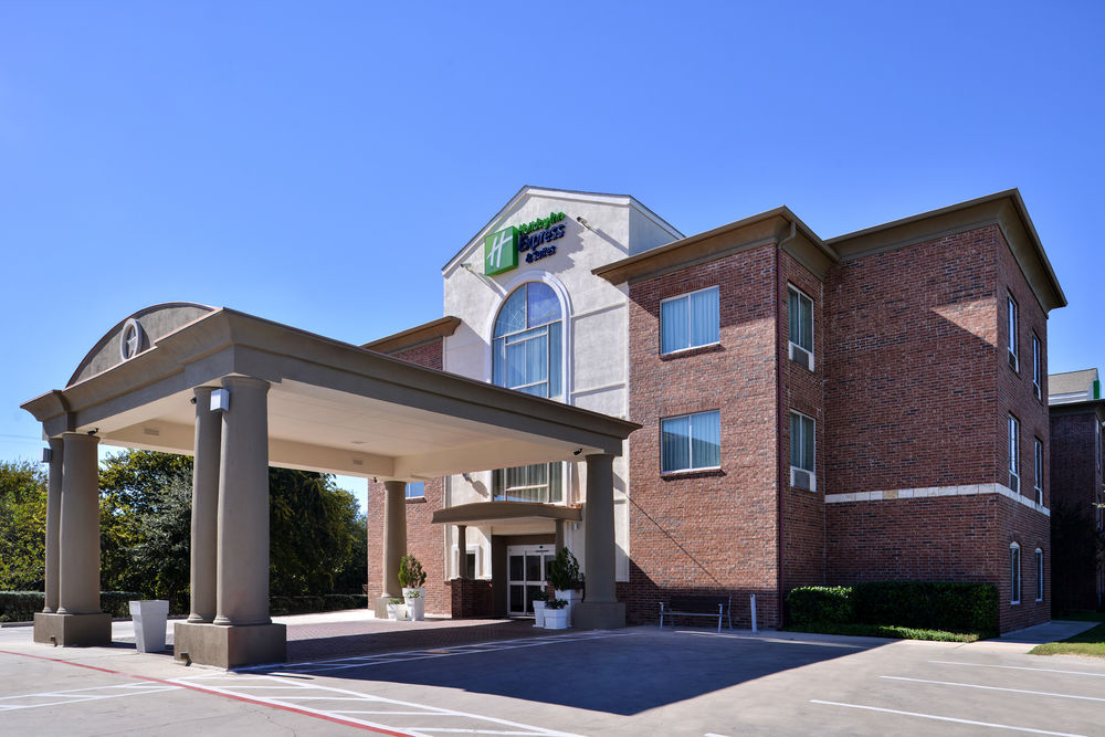 HOLIDAY INN EXPRESS & SUITES SAN ANTONIO SOUTH in San Antonio,Tx