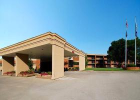 DoubleTree by Hilton Manhattan, KS in Manhattan, Ks