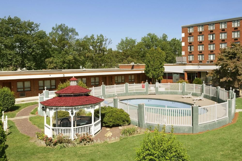 Days Inn & Suites by Wyndham Lebanon PA in Lebanon, Pa