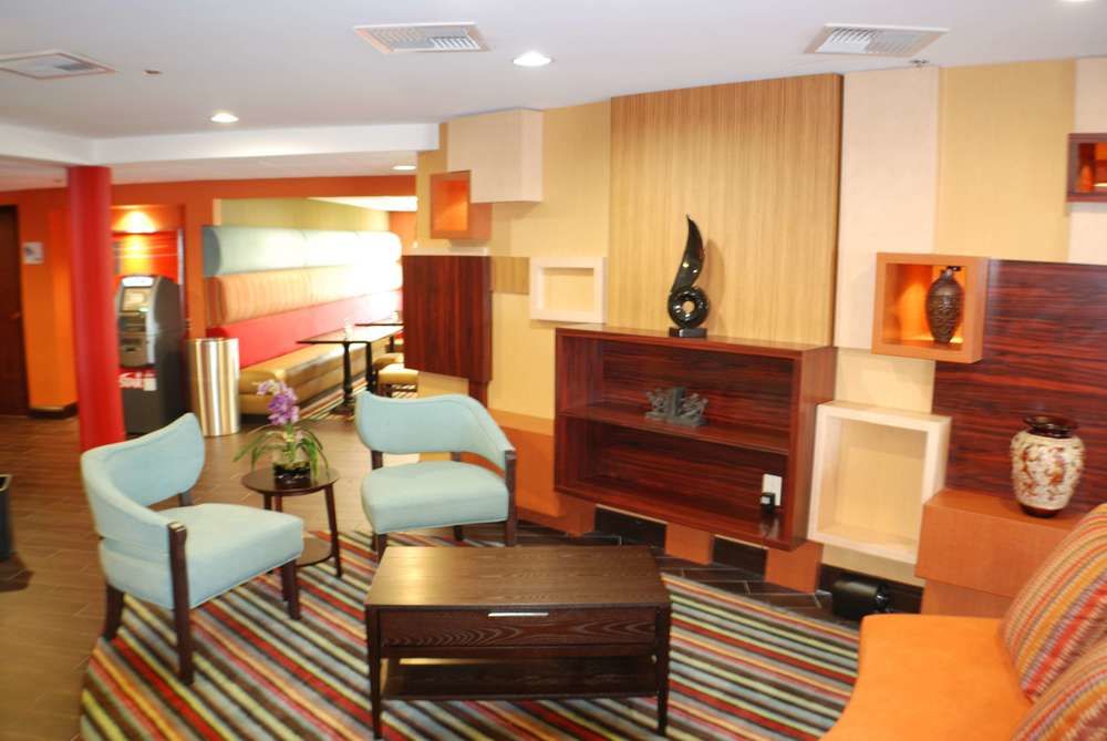 HOLIDAY INN EXPRESS W I-40/WHITEBRIDGE ROAD in Nashville,Tn