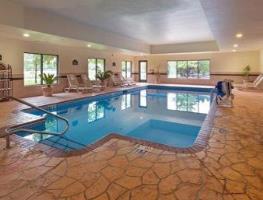 HOLIDAY INN EXPRESS& SUITES INDIANAPOLIS NORTHWEST in Indianapolis