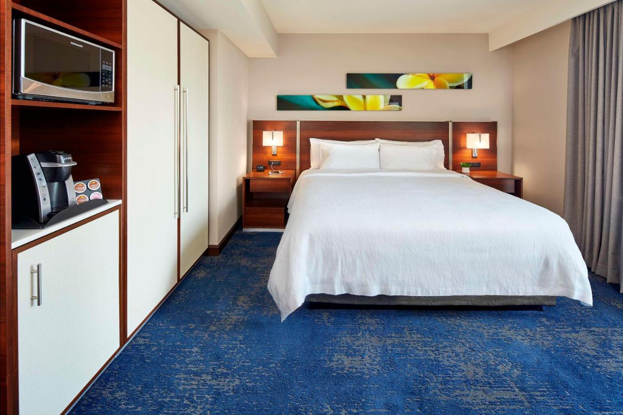 HILTON GARDEN INN WAIKIKI BEACH in Honolulu, Hi