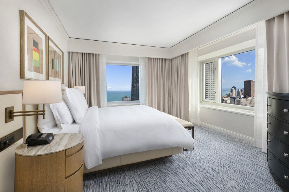 FOUR SEASONS HOTEL CHICAGO in Chicago