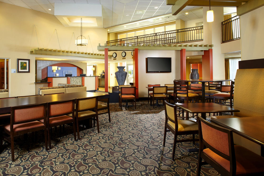 HOLIDAY INN EXPRESS AND SUITES SCOTTSDALE OLD TOWN in Scottsdale,Az