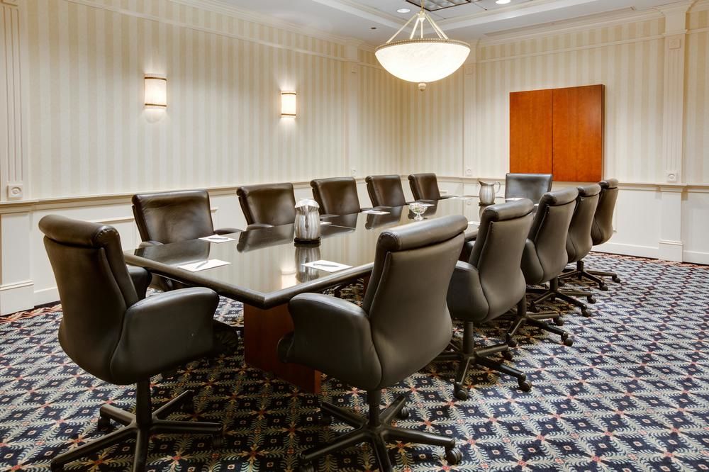 Embassy Suites by Hilton Cleveland Rockside in Independence, Oh